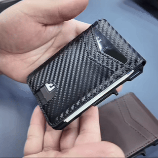 Meracines MagVault® Minimalist Wallet - Maximum Capacity. Minimal Footprint.